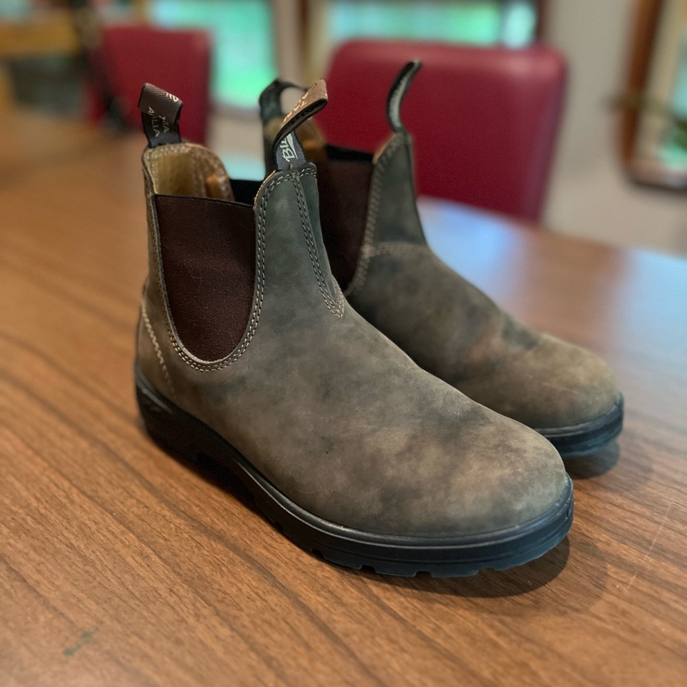EUC Blundstone 585 Rustic Brown boots suede 8.5 or 5.5